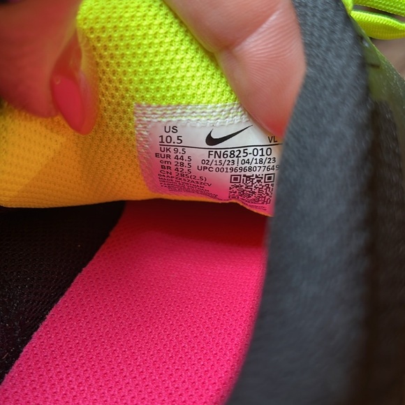 Nike Air Winflo 10 Sneakers Running Lace Up Black Hot Pink Neon Yellow NWOT - Picture 2 of 7